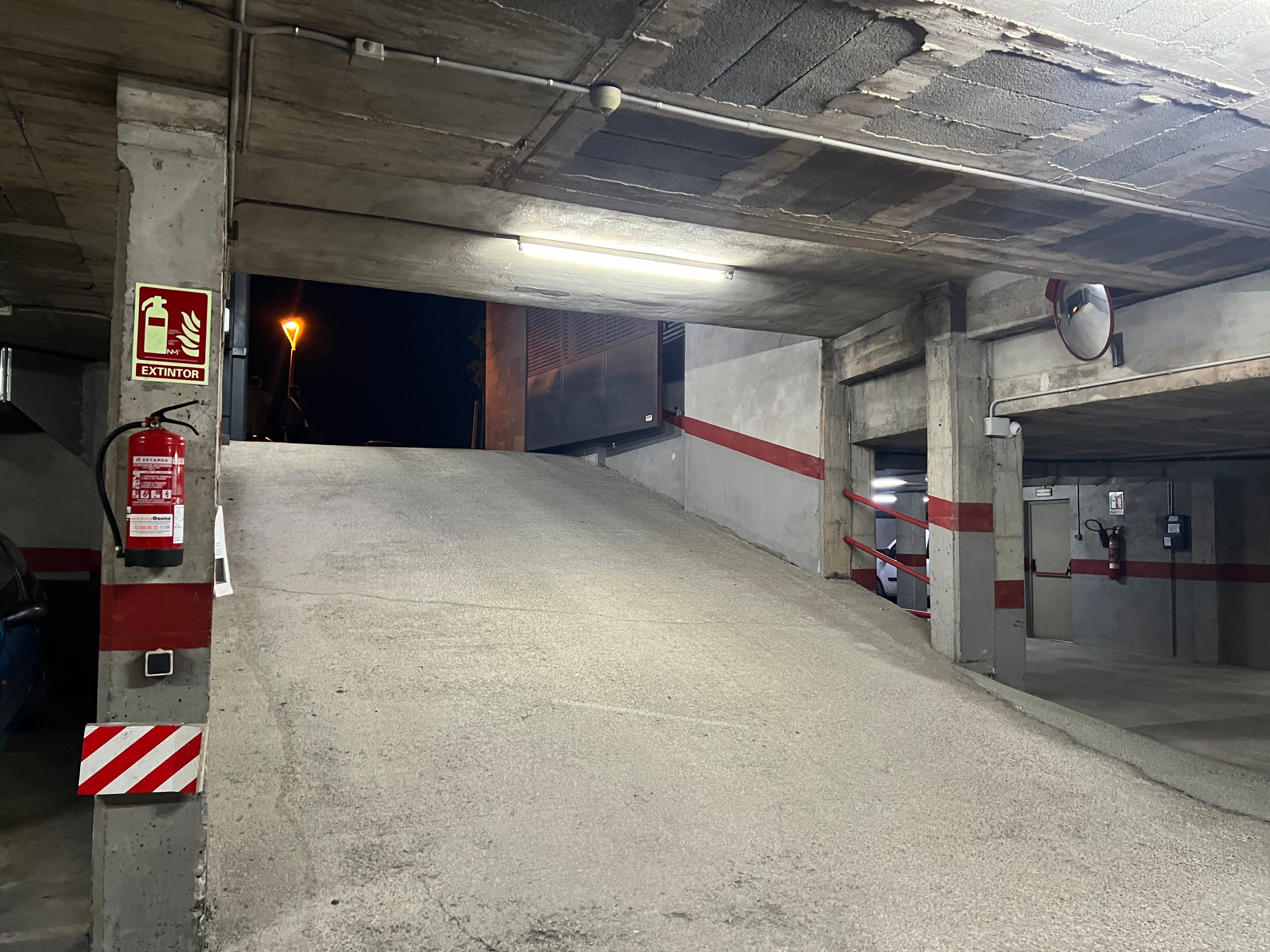 PLAÇA D'APARCAMENT EN VENDA A VIC 2